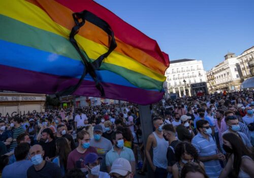 Protestan en España por el asesinato homófobo de Samuel Luiz
