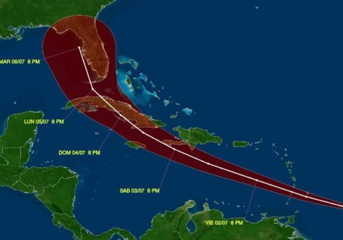 Tormenta tropical Elsa se convierte en huracán