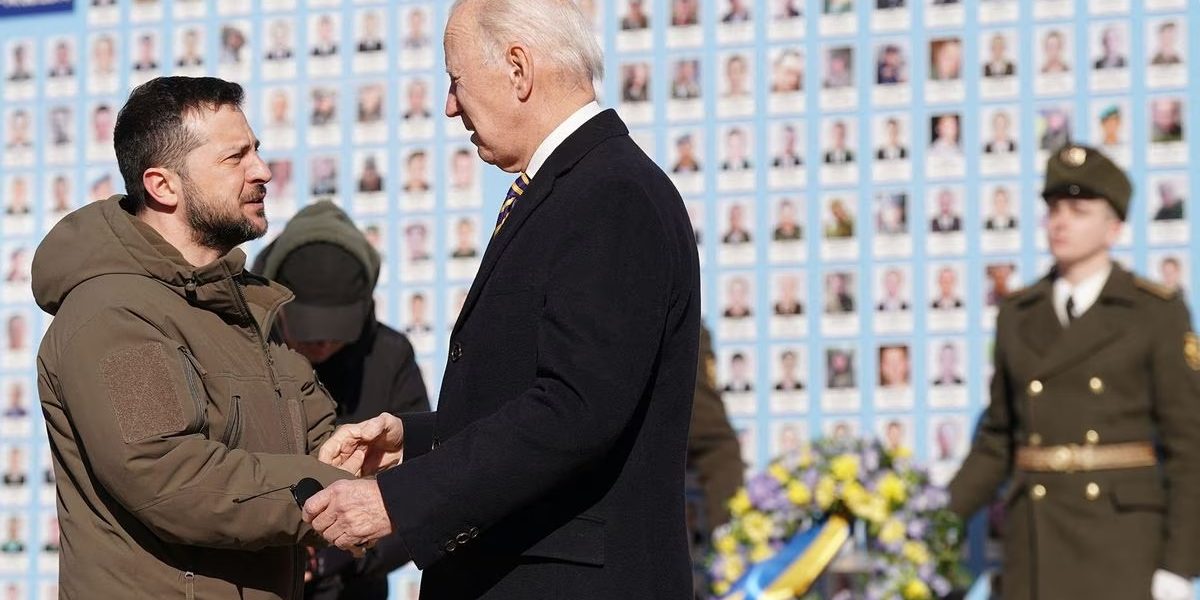 Biden realiza una visita no anunciada hacia Kiev tras aniversario de guerra