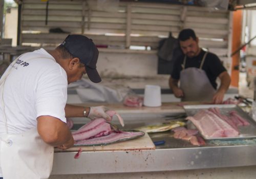 Mexicanos exigen saber el origen del pescado que consumen