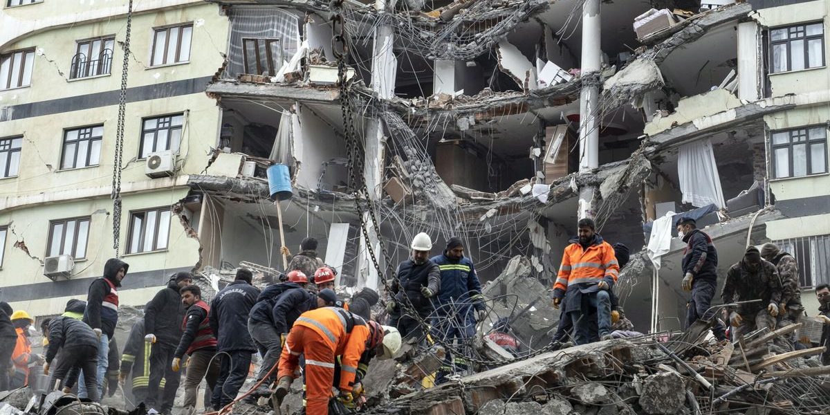 Suman 11 200 los muertos por el terremoto en Turquia y Siria