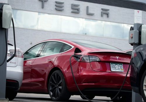Tesla anuncia construcción de planta en México tras conversación con AMLO