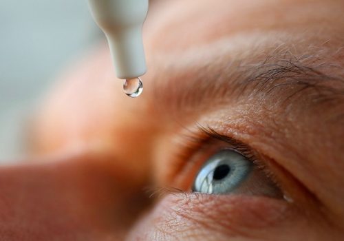 Lanzan alerta de gotas oftálmicas contaminadas por muertes y pérdida de vista