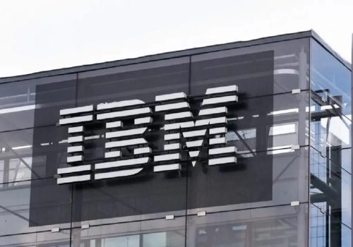 IBM dejará de contratar miles de personas para remplazarlos por IAs