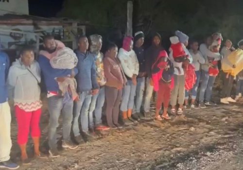 Conductores secuestrados de autobús de migrantes aparecen con vida