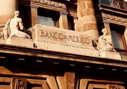 Banxico mantiene pausa en política monetaria y plantea posibilidad de recortes de tasas