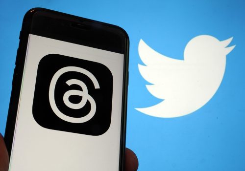 Twitter amenaza con demandar a Meta por lanzamiento de Threads