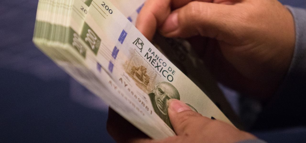 Propuesta de doble aguinaldo en México enfrenta resistencia empresarial
