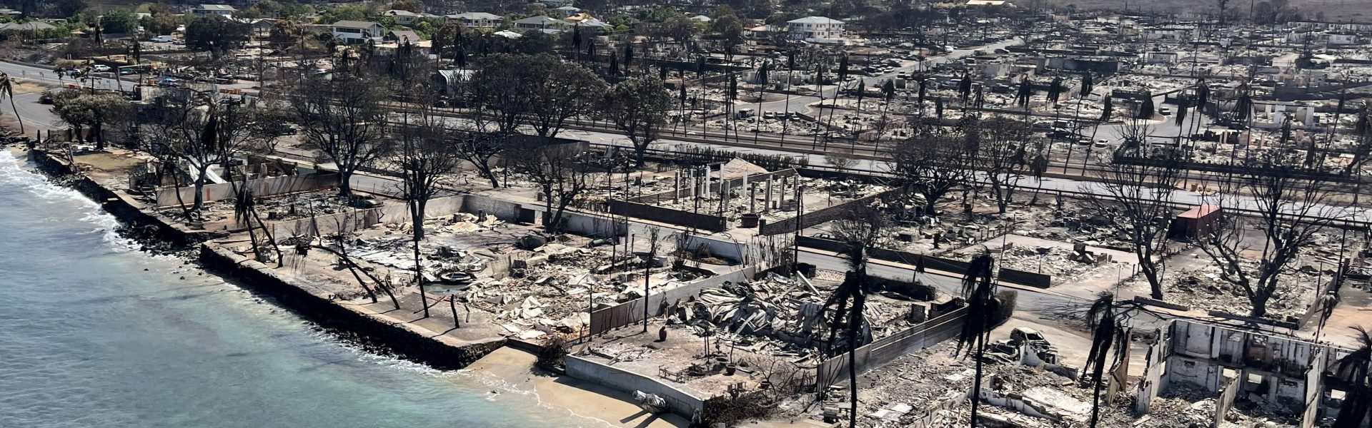Suman al menos 111 muertos tras incendios en Hawaii