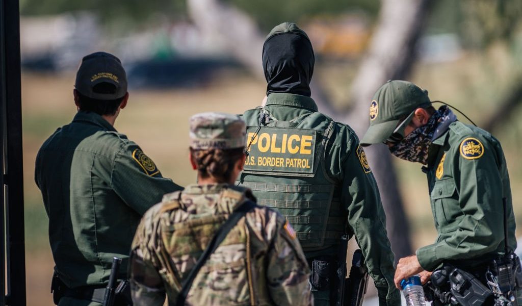 Guardia Nacional de Texas confirma que disparo a migrante en los limites de El Paso