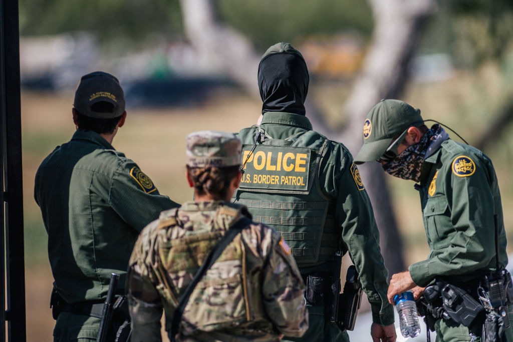 Guardia Nacional de Texas confirma que disparo a migrante en los limites de El Paso