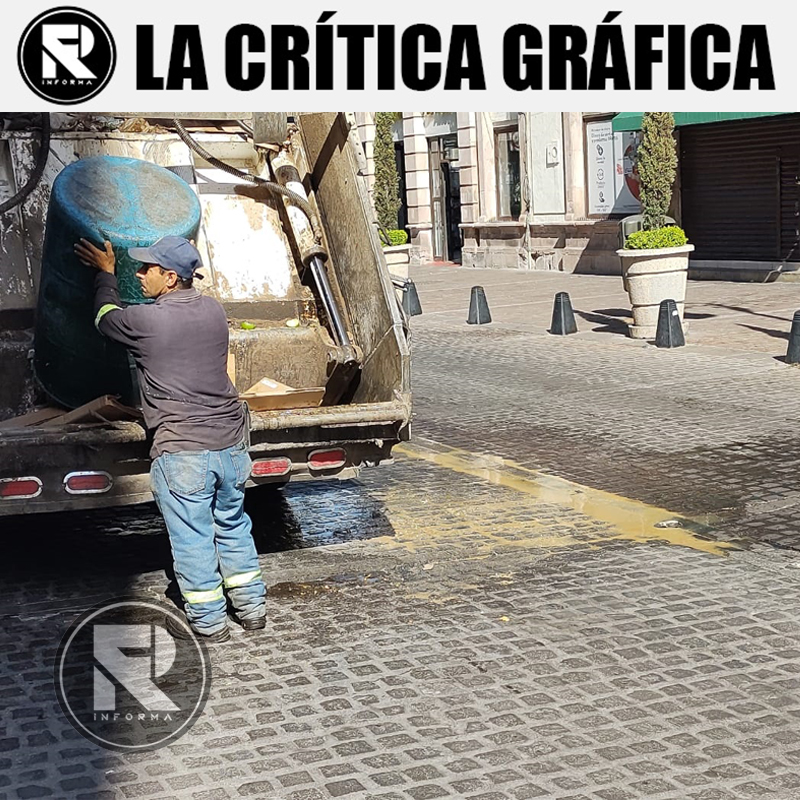 La Crítica Gráfica: Recolectora de basura ensucia la calle Madero
