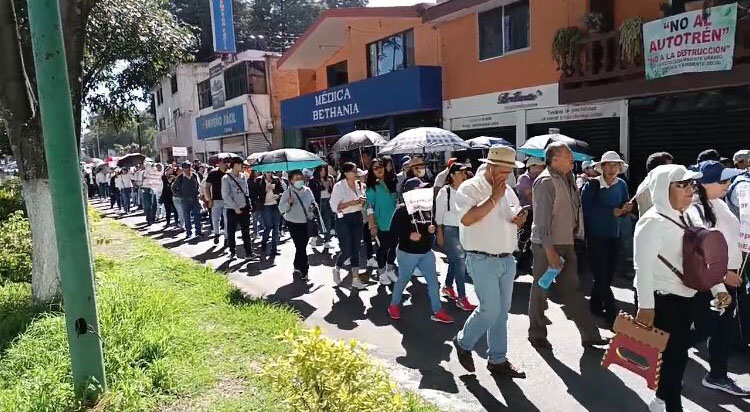 Marcha Tlaxcala para exigirle rendición de cuentas a la gobernadora Lorena Cuéllar