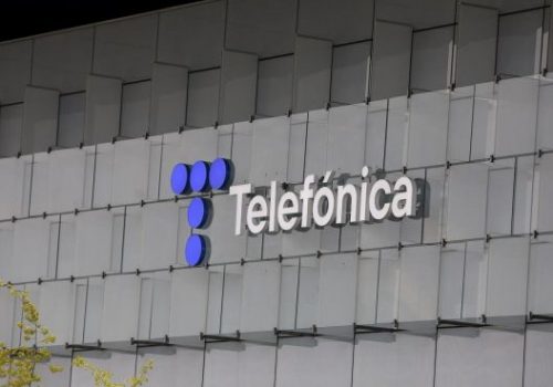 Telefonica anuncia alianza comercial con Starlink para ofrecer internet satelital