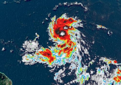 Tormenta tropical Lee se convierte en Huracán categoria 1