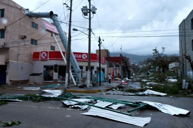 Otis deja devastación masiva en hoteles, centros comerciales y vías públicas en Acapulco