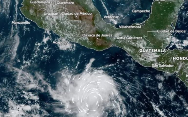 Tormenta tropical Otis mantiene avance hacia Guerrero