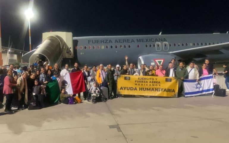 Evacua México a los primeros 135 mexicanos de Israel