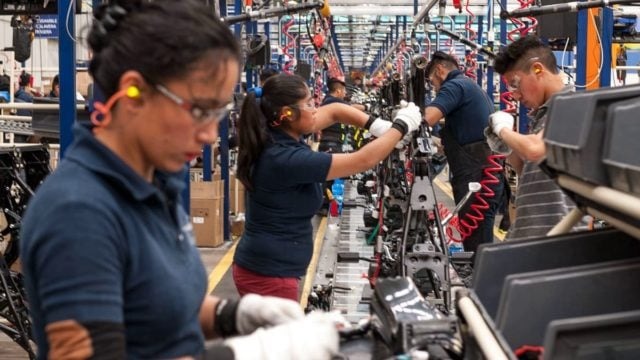 Sector empresarial pide “traje a la medida” para reducir la jornada laboral