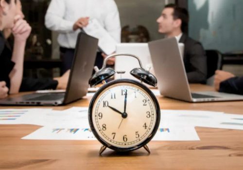 Reducir jornada laboral a 40 horas brindaría bienestar social, pero afectaría productividad