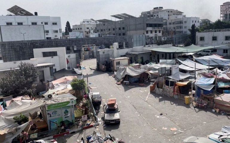 Franja de Gaza queda incomunicada, vuelven a atacar el hospital Al-Shifa