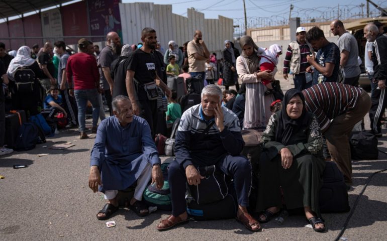 50 mil palestinos evacuan el norte de la Franja de Gaza, informa Israel