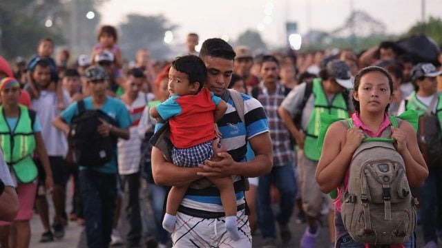 Gobierno de Biden se compromete a no separar a familias migrantes
