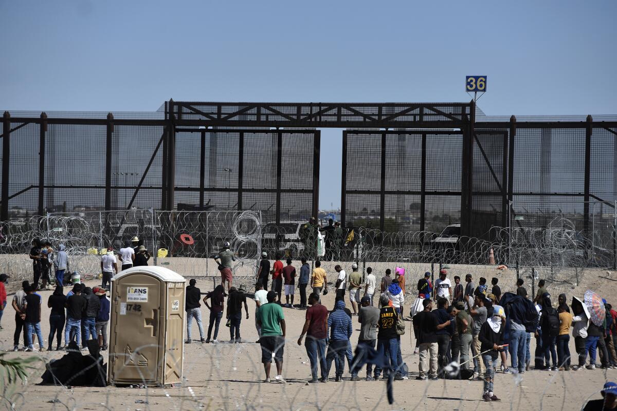 Por alta de recursos, México suspende las deportaciones de migrantes