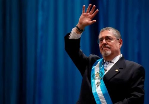Bernardo Arévalo se convierte en presidente de Guatemala