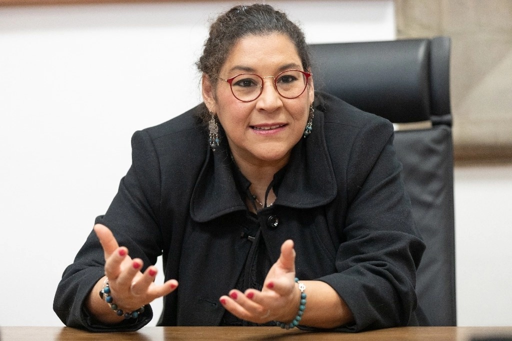 Siguen criticas contra Lenia Batres por falta de conocimiento en suspensiones provisionales