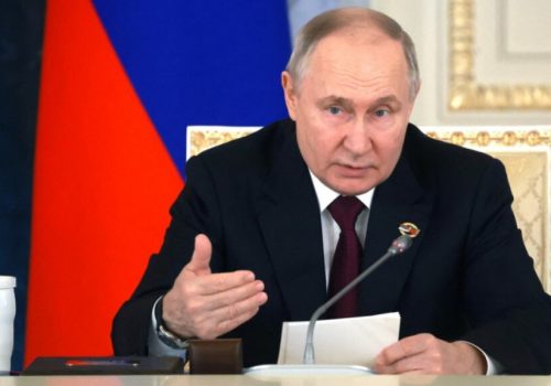 Validan a Putin para seguir con su quinto mandato en Rusia