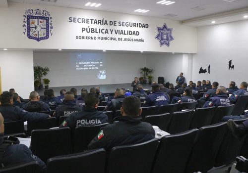 RECIBEN POLICÍAS DE JM CAPACITACIÓN POR PARTE DE LA FGR