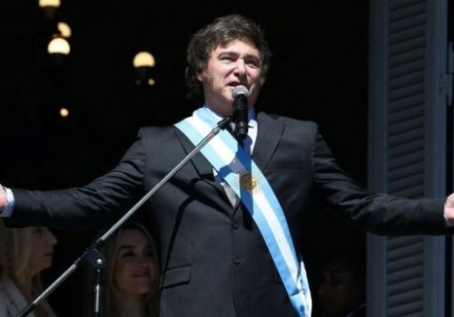 Diputados de Argentina aprueban la Ley Omnibus promovido por Milei