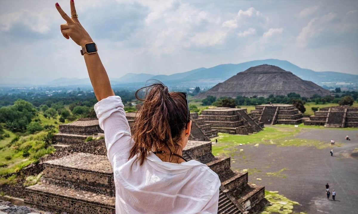 Crece derrama económica generada por turistas extranjeros en México durante 2023