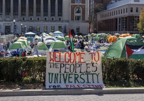 Se extienden protestas contra la guerra en Gaza en universidades de EEUU