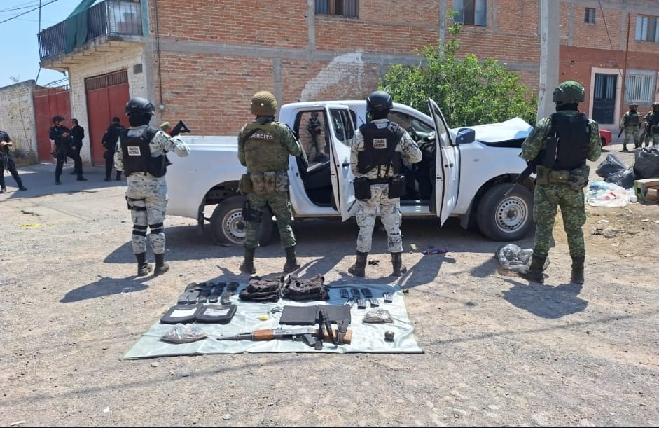 Enfrentamiento a balazos en Encarnación de Díaz deja un detenido y aseguramiento de armamento