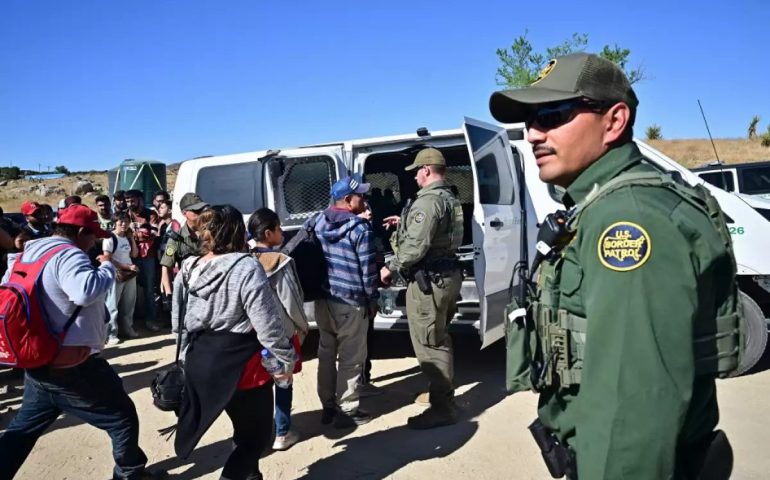 EEUU deporta el primer grupo de migrantes tras imposicion de nuevas medidas