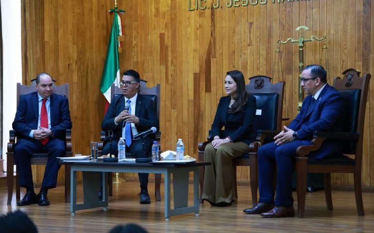 Gobernadora Tere Jiménez se Reúne con el Pleno del Supremo Tribunal de Justicia de Aguascalientes